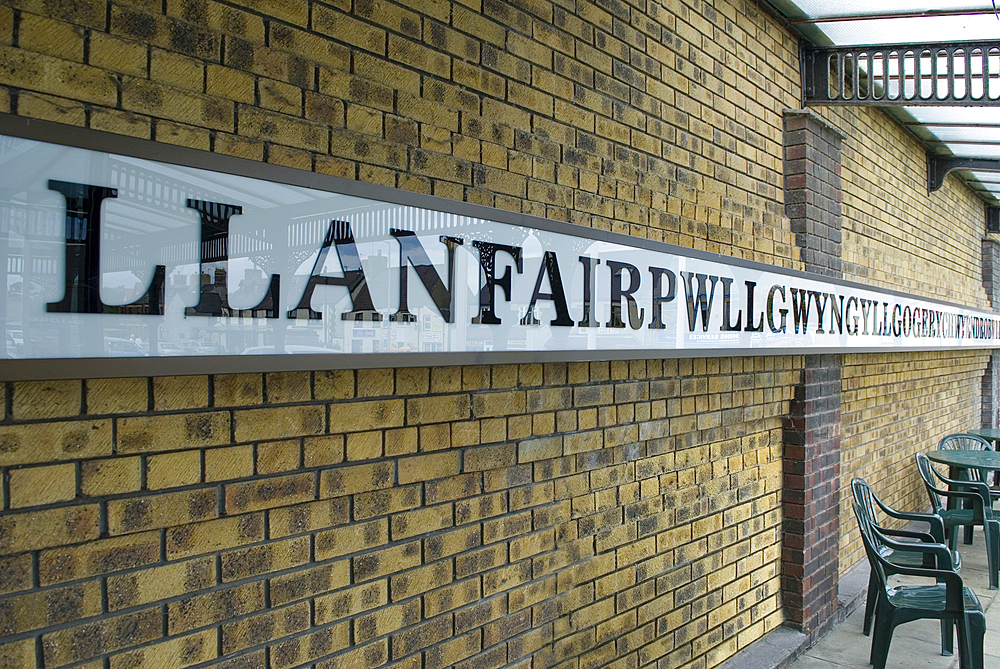 llanfairpwllgwyngyllgogerychwyrndrobwllllantysiliogogogoch commonly known as Llanfair PG or Llanfairpwll, is a village and community on the island of Anglesey. The village is best known for its name, one of the longest placenames in the world,Wales,United