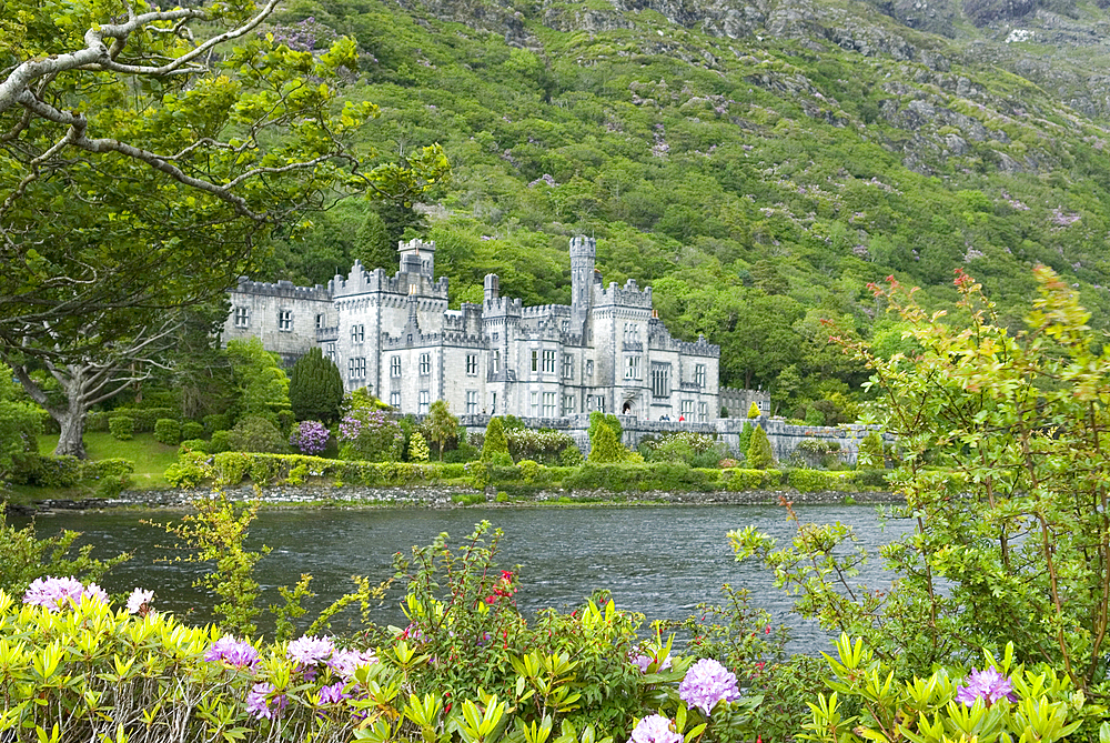 Kylemore Abbey, Benedictine Monastery, Connemara, County Galway, Connacht, Republic of Ireland