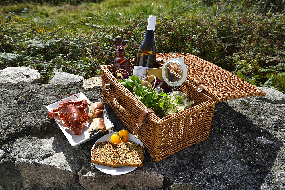 Picnic hamper prepared by Connemara Organic Seaweed in village on Lettermullan island, Connemara, County Galway, Connacht, Republic of Ireland