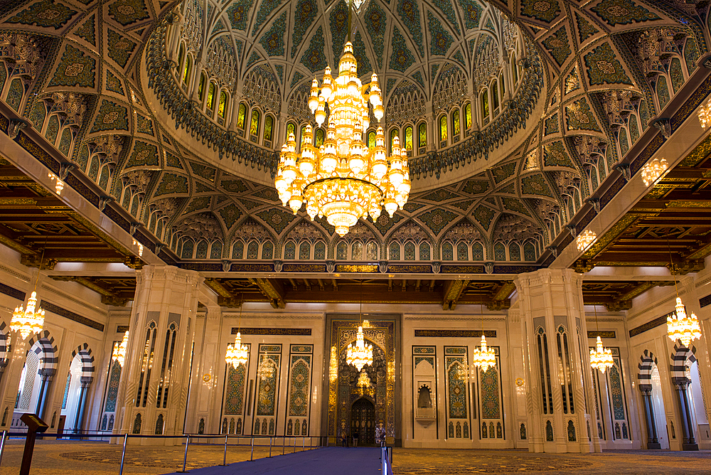 Sultan Qaboos Grand Mosque, Muscat, Sultanate of Oman, Arabian Peninsula