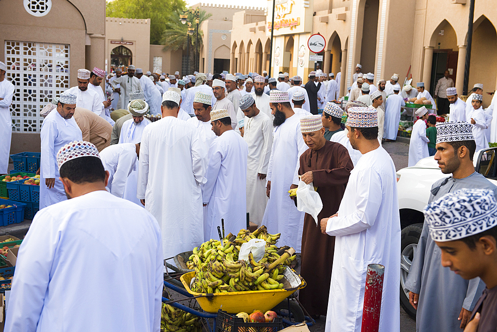 Big Friday Market in the walled Old Town of Nizwa, Ad Dakhiliyah Region, Sultanate of Oman, Arabian Peninsula