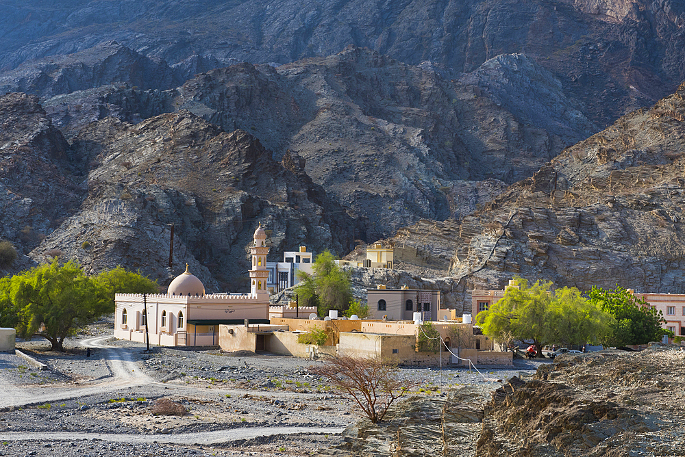 Al Bardah, village on the edge of the Wadi Bani Awf, North Eastern slope of Jebel Akhdar, Western Hajar Mountains, Al-Dakhiliyah region, Sultanate of Oman, Arabian Peninsula, Middle East