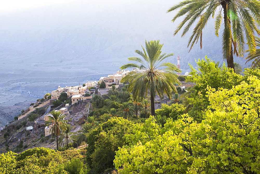 Wakan village in the Western Hajar Mountains, South Batinah Governorate in the border with Al Dakhiliyah Governorate through Al Hajar mountain range. Sultanate of Oman, Arabian Peninsula, Middle East