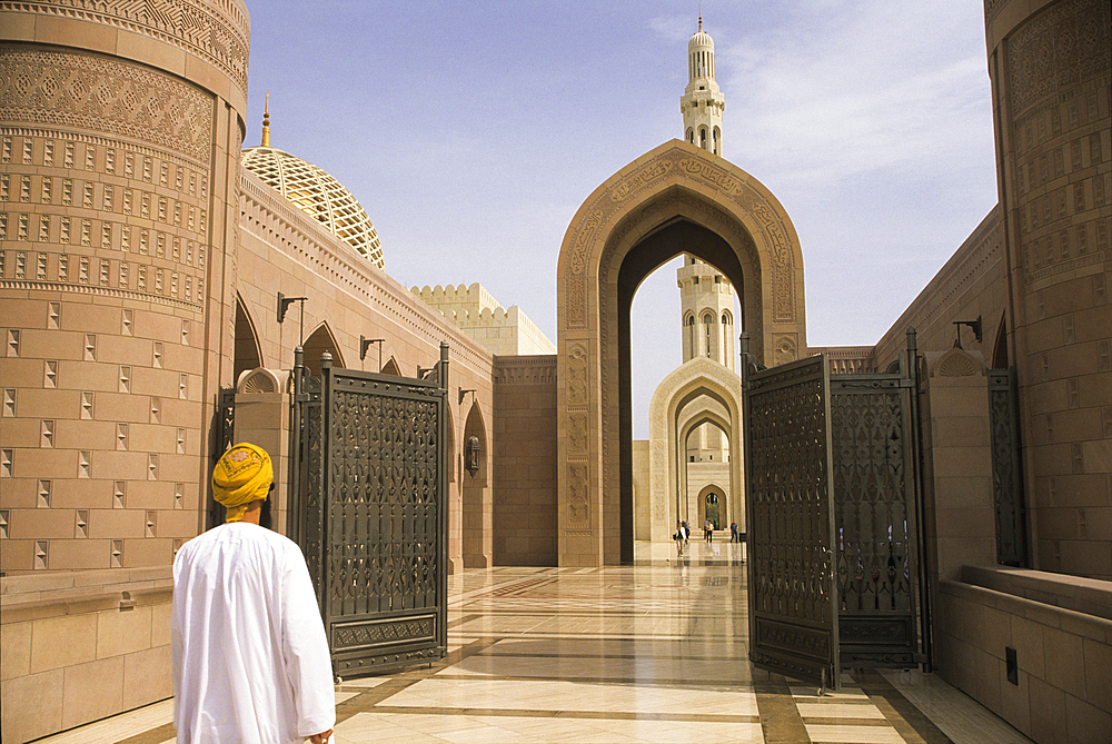 Sultan Qaboos Grand Mosque, Muscat, Sultanate of Oman, Arabian Peninsula