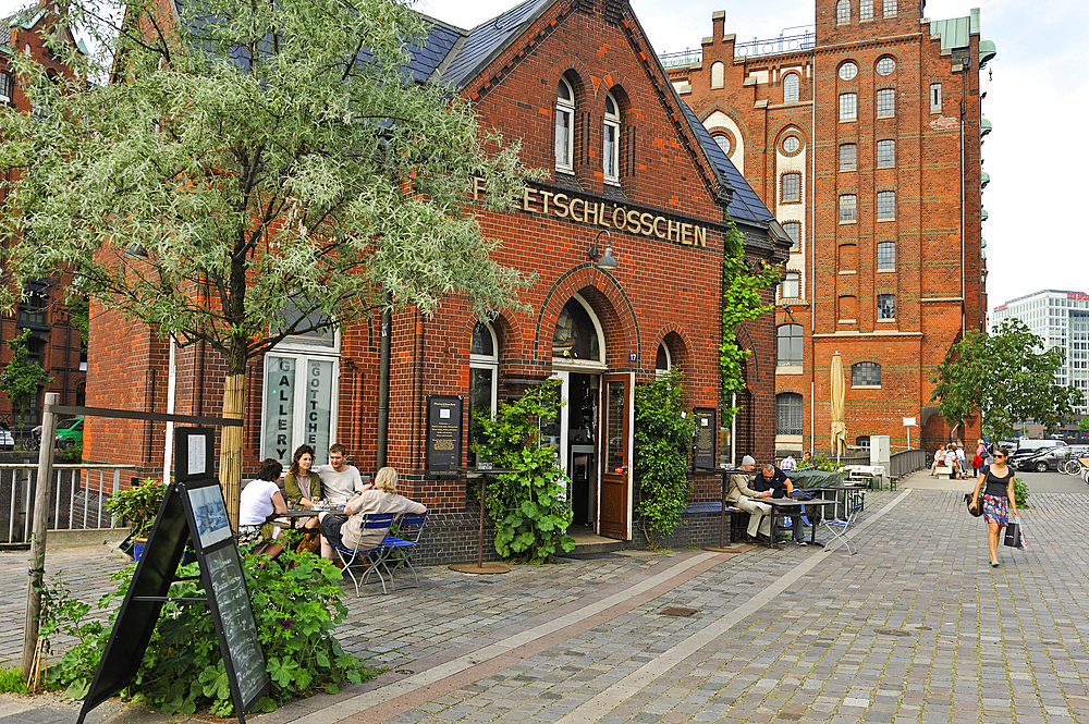 Cafe-bistro Fleetschlosschen in warehouse district (Speicherstadt), HafenCity district, Hamburg, Germany, Europe