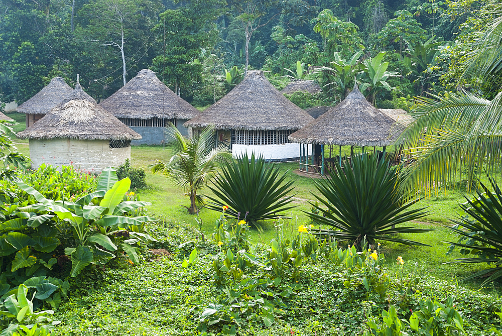 Camp managed by american indian natives Yekuana on Playon site, sand beach of the Caura river, downstream from Para falls, Bolivarian Republic of Venezuela, South America