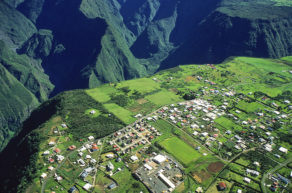 Cilaos River canyon, Reunion