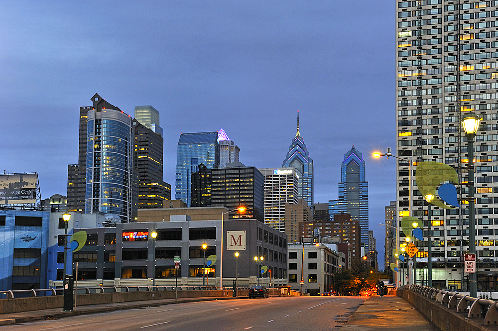 Skyline seen from the Chesnut Street Bridge across the Schuylkill River, Philadelphia, Commonwealth of Pennsylvania, United States of America, North America