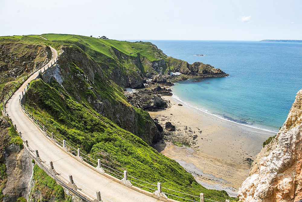 La Coupée, the narrow isthmus which links Greater and Little Sark, Sark island, Channel Islands, Bailiwick of Guernsey, United Kingdom