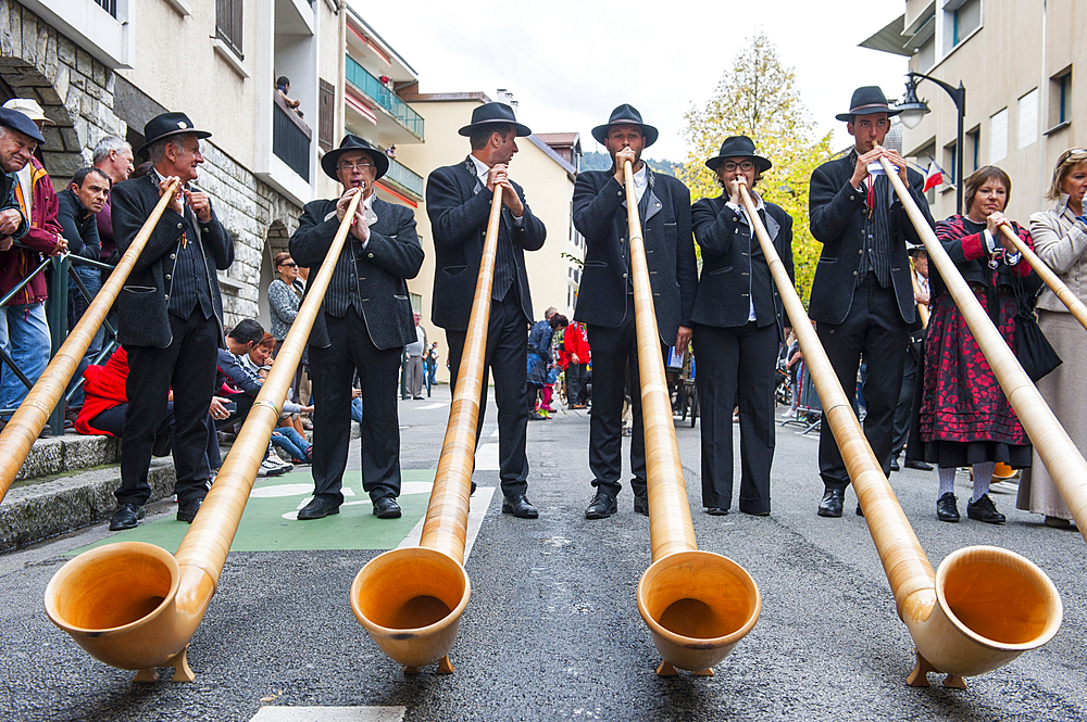 Alphorn players, Transhumance Festival, Annecy, Haute-Savoie department, Rhone-Alpes region, France, Europe