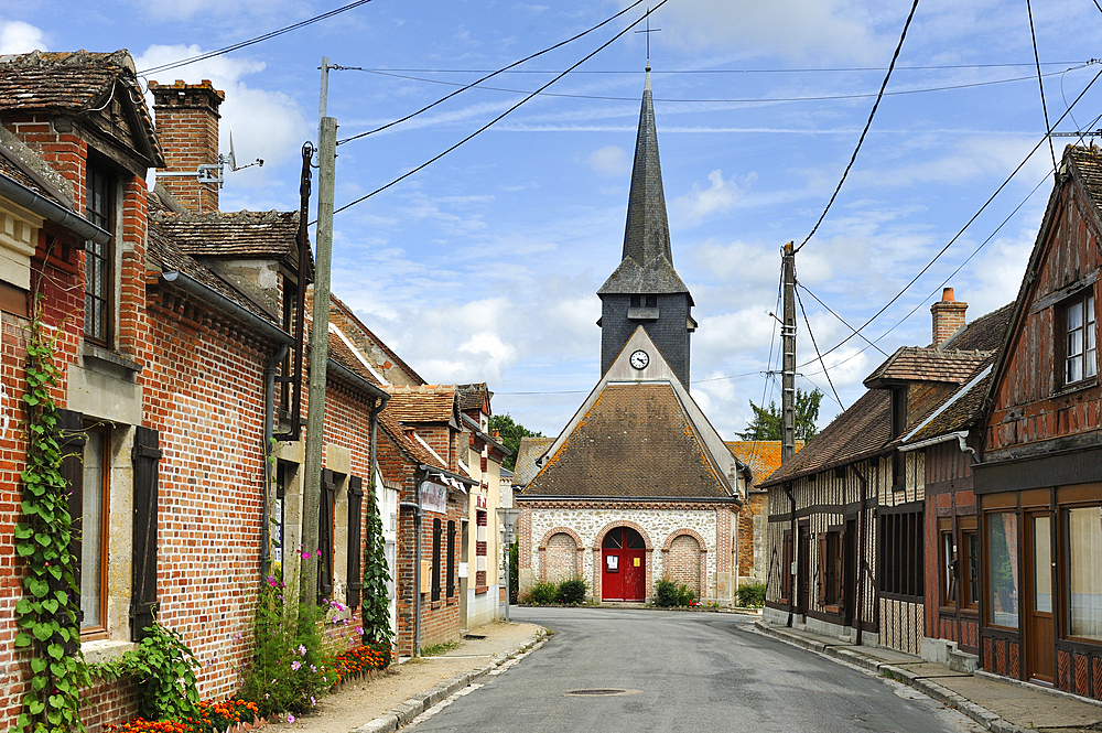 St-Martin church in the center of the village of Vannes-sur-Cosson in Sologne, Loiret department, Centre-Val de Loire region, France, Europe
