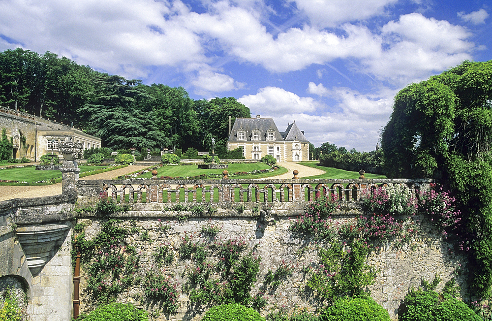 Terraced garden of Valmer Castle, Chancay, Brenne valley, Indre-et-Loire department, Centre region, France, Europe