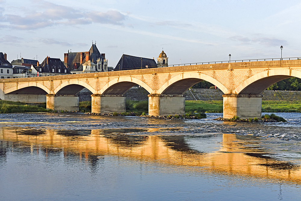 Bridge Marechal Leclerc over the Loire River at Amboise, Touraine, department of Indre-et-Loire, Centre-Val de Loire region, France, Europe