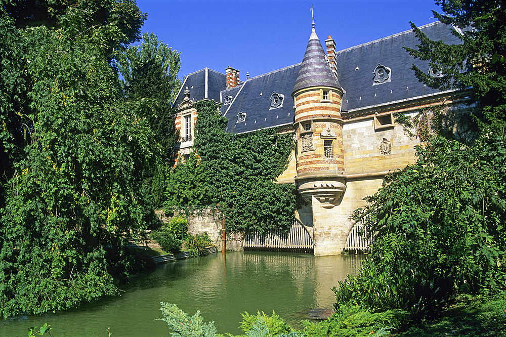 Chateau du Marche (Market's castle), fortified bridge on Nau river, Petit Jard park, Chalons-en-Champagne, Marne department, Champagne-Ardenne region,France,Europe