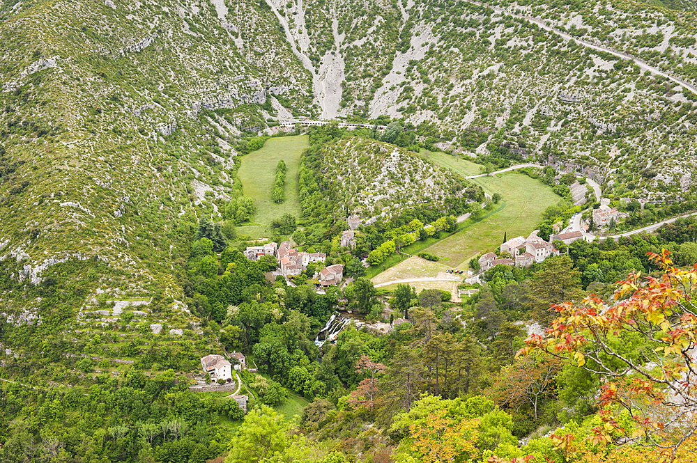 Cirque de Navacelles, a large erosional landform, an incised meander of the Vis River, located towards the southern edge of the Massif Central mountain range,Gard and Herault departments,Languedoc-Roussillon region,France,Europe