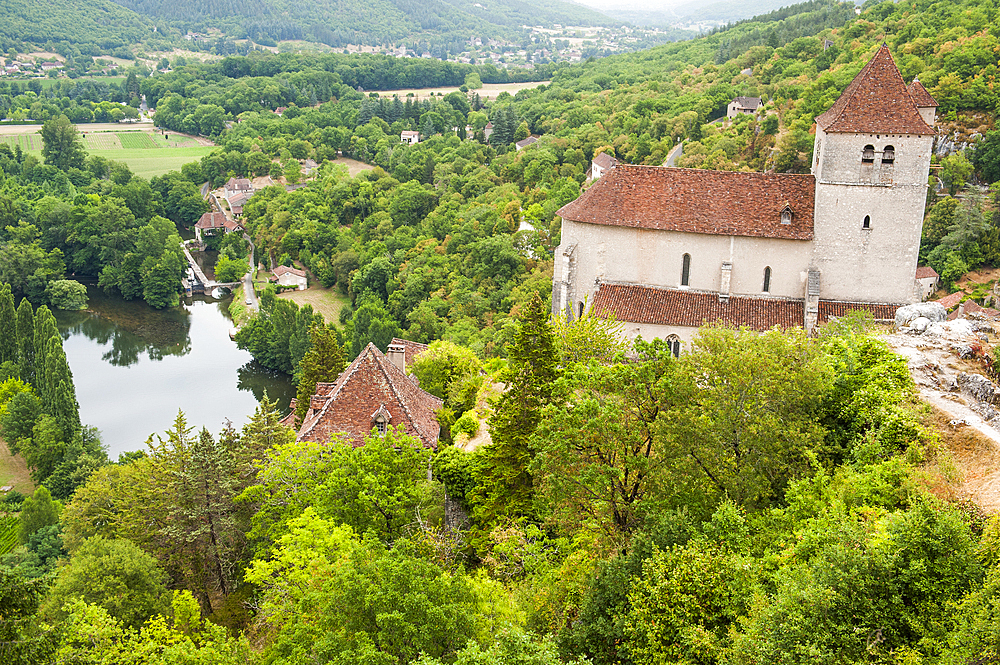 Saint-Cirq-Lapopie, one of the ' Plus Beaux Villages de France' (the most beautiful villages of France), Lot department, region of Midi-Pyrenees, Occitanie, southwest of France, Europe