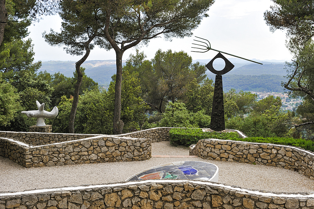 Labyrinth by Joan Miró (1893-1983), a Catalan painter, sculptor and ceramist from Spain, Fondation Maeght.Saint-Paul-de-Vence.Alpes-Maritimes department,Provence-Alpes-Cote d'Azur region,southeast of France,Europe.