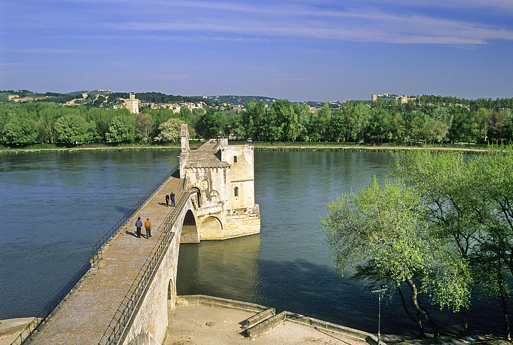 Pont Saint-Benezet, famous bridge over the Rhone River, Avignon, Vaucluse department, Provence-Alpes-Cote d'Azur region, southeastern France, Europe