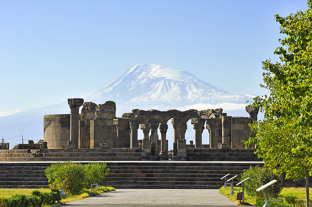 Overall view of the Zvarnots Cathedral ruins with Mount Ararat in the background, located near the city of Vagharshapat (Ejmiatsin), UNESCO World Heritage Site, suburbs of Yerevan, Armenia, Eurasia