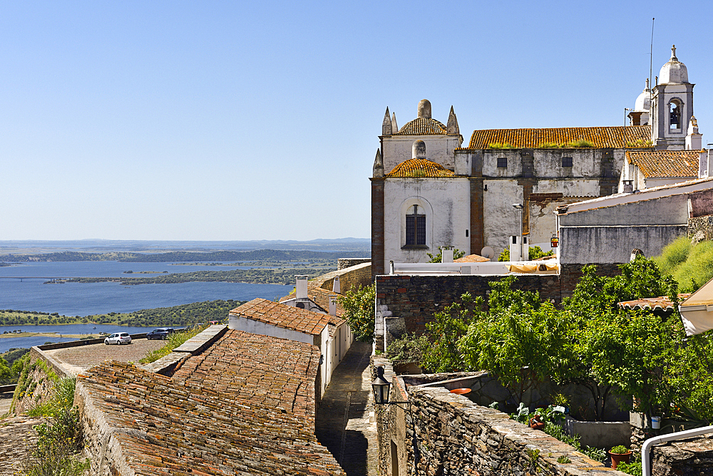 Perched village Monsaraz, Municipality of Reguengos de Monsaraz, Alentejo region, Portugal, southwertern Europe