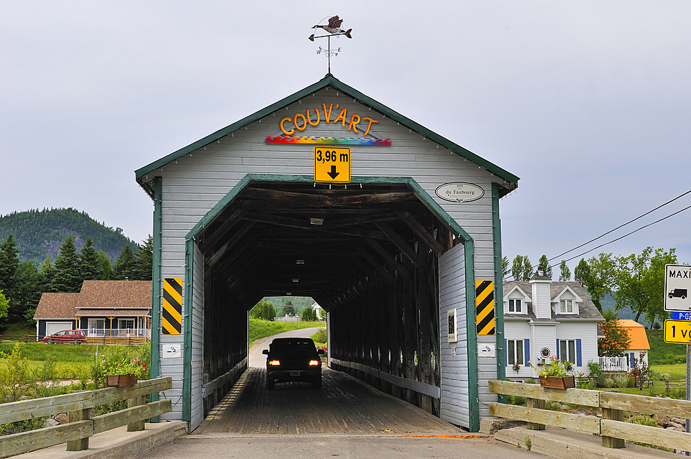 Covered bridge, Saguenay National Park, Riviere-Eternite district, Province of Quebec, Canada, North America