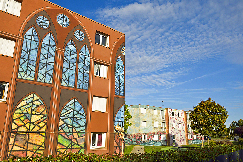 Fresques de Bel-Air (Murals), 4000 square metres of council housing buildings painted in trompe-l'oeil style, designed by CiteCreation, Chartres, Eure-et-Loir department, Centre-Val de Loire region, France, Europe