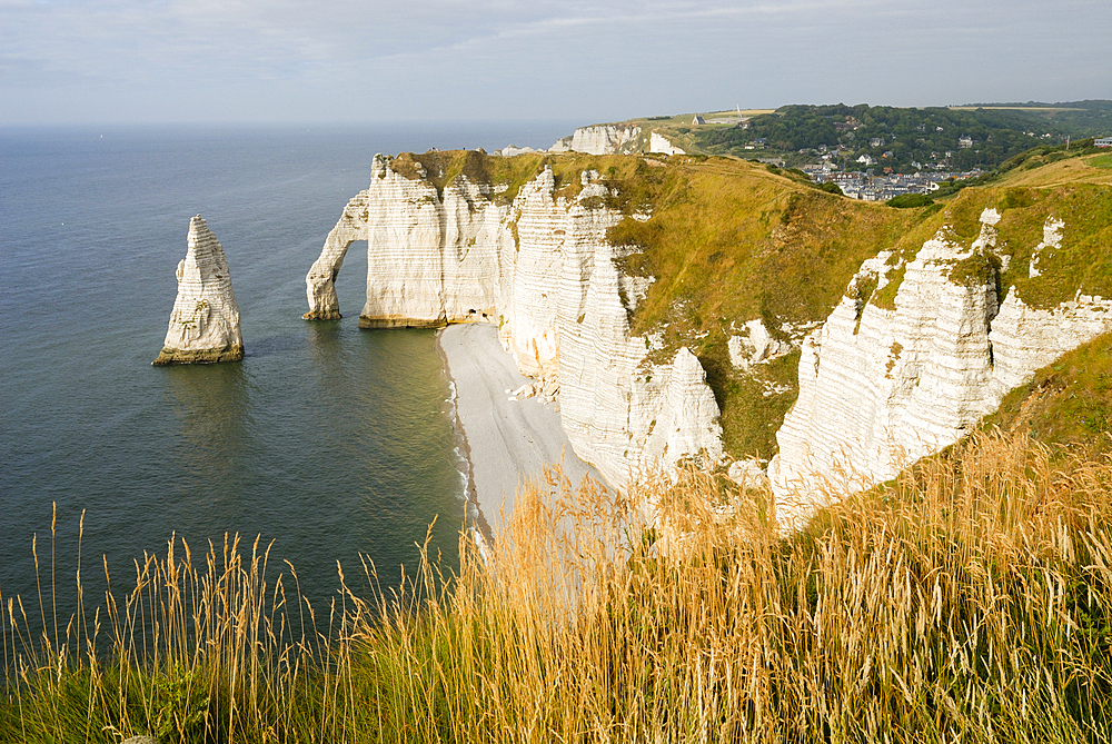 Aval cliff and Needle, Etretat, Cote d'Albatre, Pays de Caux, Seine-Maritime department, Upper Normandy region, France, Europe