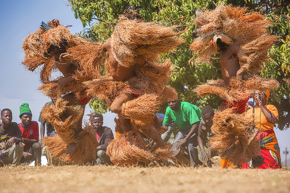 Masked dancers, The Kulamba Traditional Ceremony of the Chewa people from Zambia, Mozambique and Malawi, held annually on the last Saturday in August to pay homage to their Chief Kalonga Gaia Uni, held near Katete, Eastern Province, Zambia, Africa