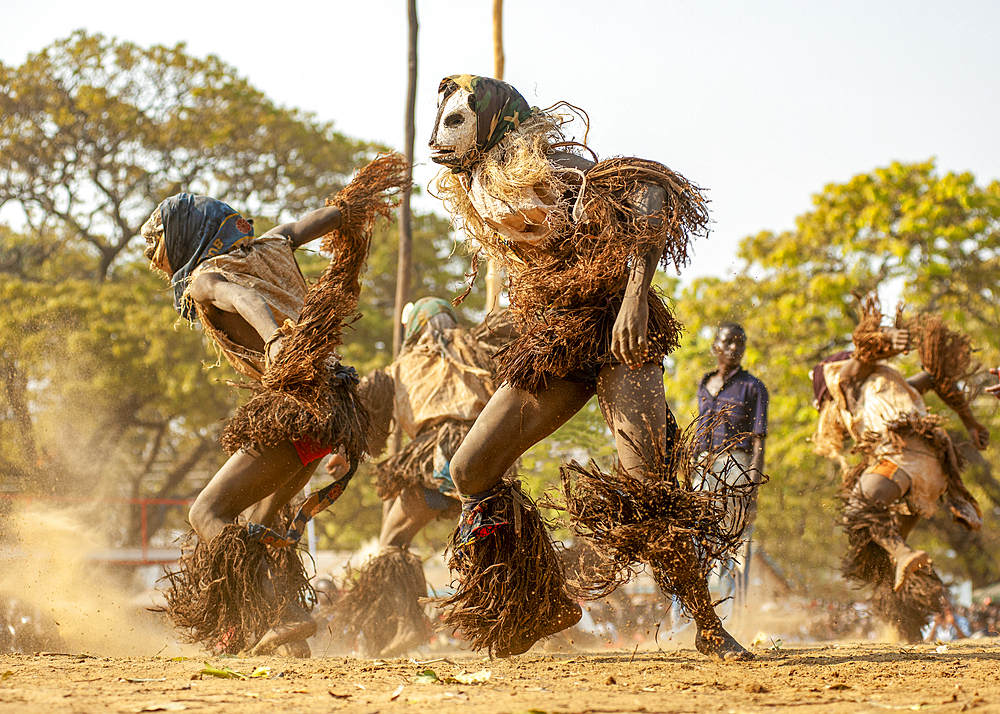 Masked dancers, The Kulamba Traditional Ceremony of the Chewa people from Zambia, Mozambique and Malawi, held annually on the last Saturday in August to pay homage to their Chief Kalonga Gaia Uni, held near Katete, Eastern Province, Zambia, Africa