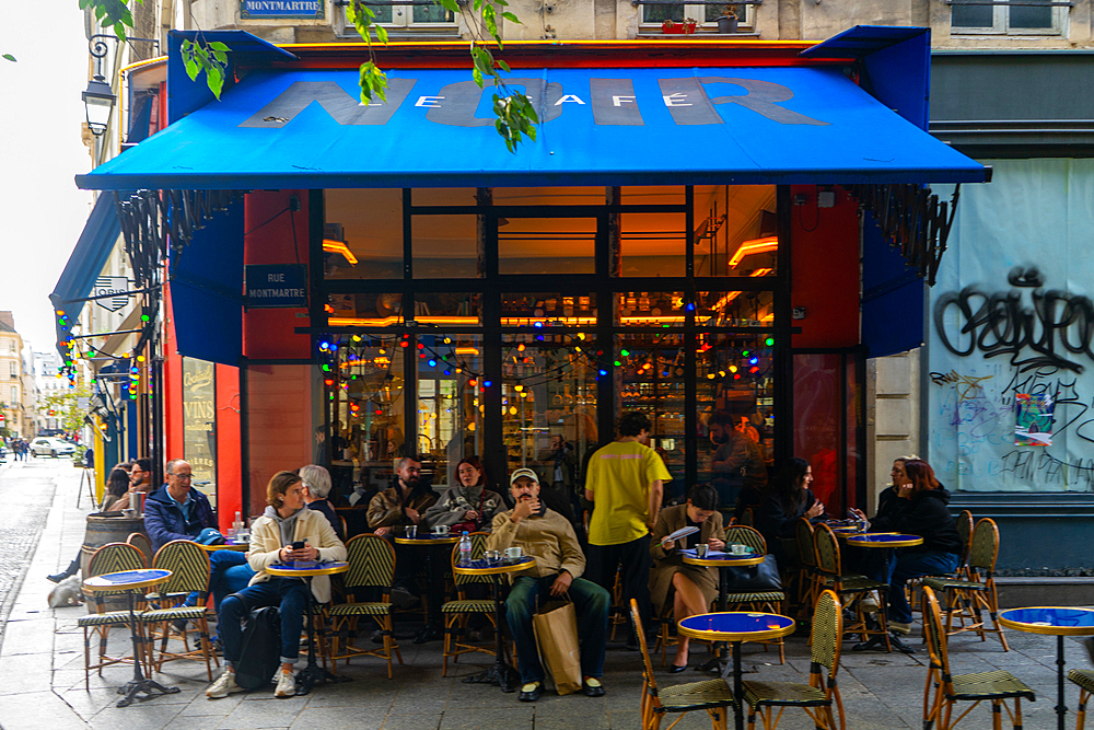 Le Cafe Noir, Rue Montmartre, Paris, France