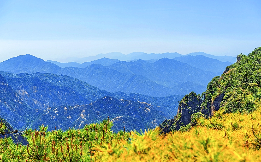 Huangshan (Mt Huang), UNESCO World Heritage and UNESCO Global Geopark, Anhui Province, China.