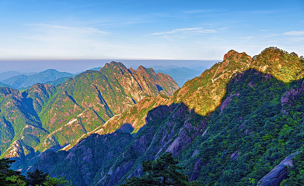 Daybreak in Huangshan (Mt Huang/Yellow Mountain), UNESCO World Heritage and UNESCO Global Geopark, Anhui Province, China.