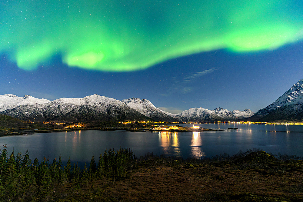 Northern Lights over Sildpollnes village, Austnesfjorden, Vagan, Lofoten Islands, Norway