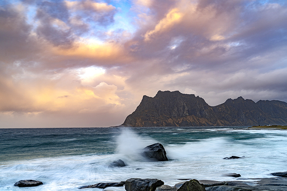Norwegian Sea at sunset, Uttakleiv, Leknes, Lofoten Islands, Norway