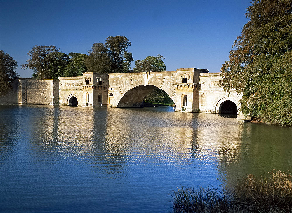 The Grand Bridge, Blenheim Palace, Oxfordshire, England, United Kingdom, Europe