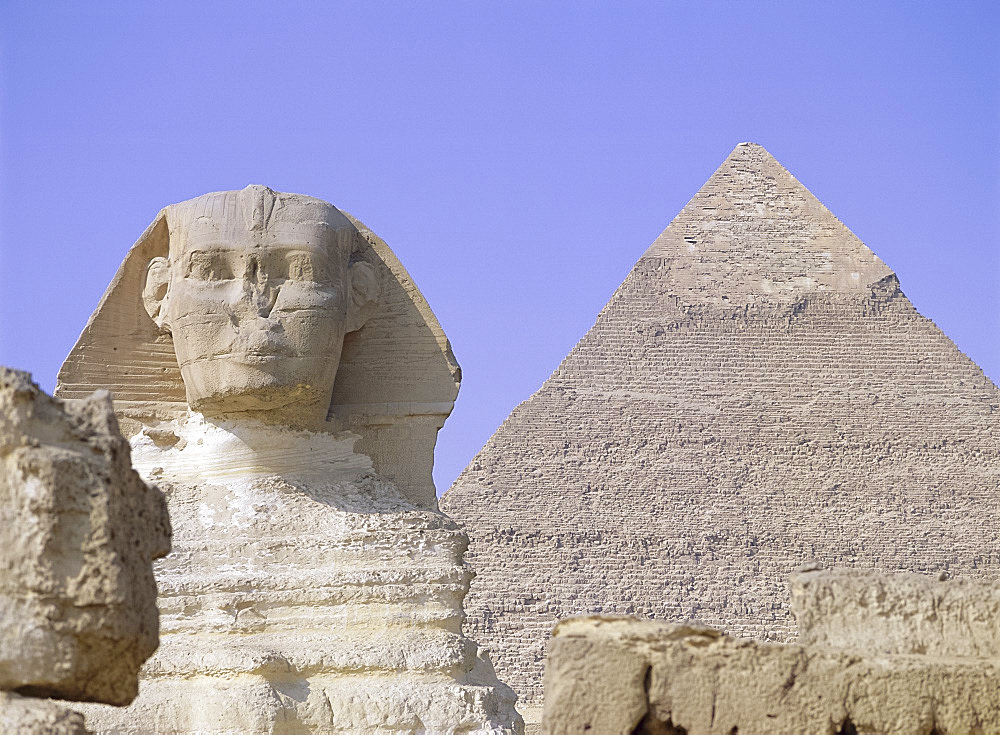 Sphinx and Chephren pyramid, Giza, UNESCO World Heritage Site, near Cairo, Egypt, North Africa, Africa