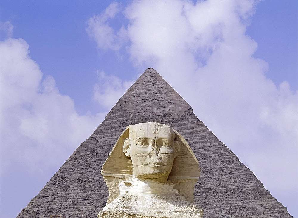 Sphinx and Chephren pyramid, Giza, UNESCO World Heritage Site, near Cairo, Egypt, North Africa, Africa