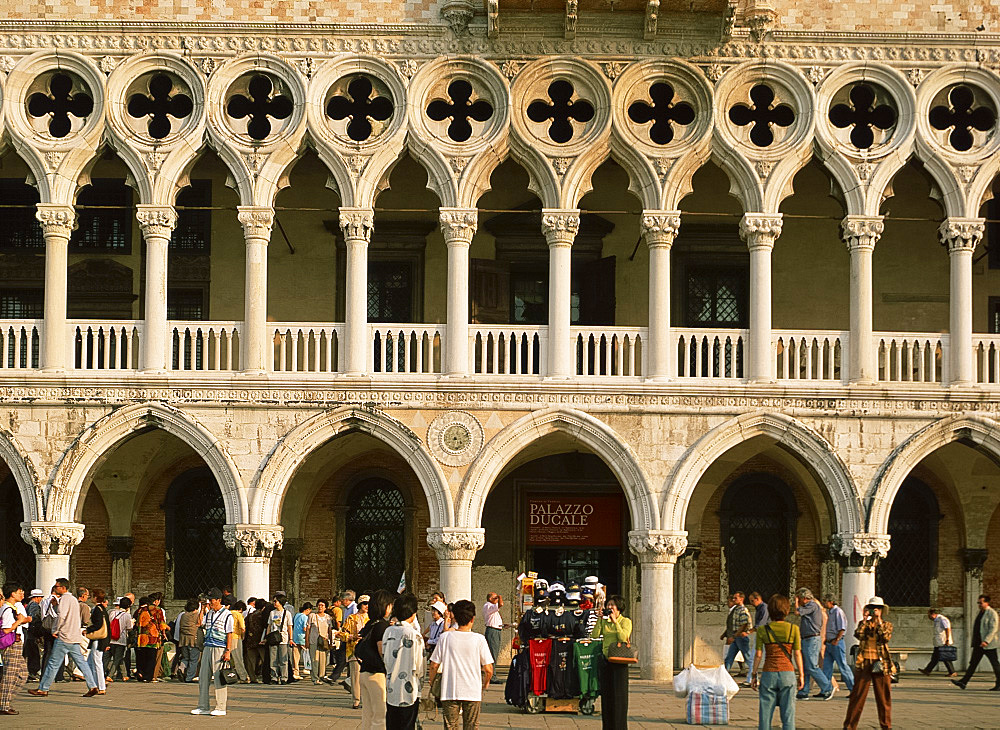 Tourists in front of the Doge's Palace in Venice, UNESCO World Heritage Site, Veneto, Italy, Europe