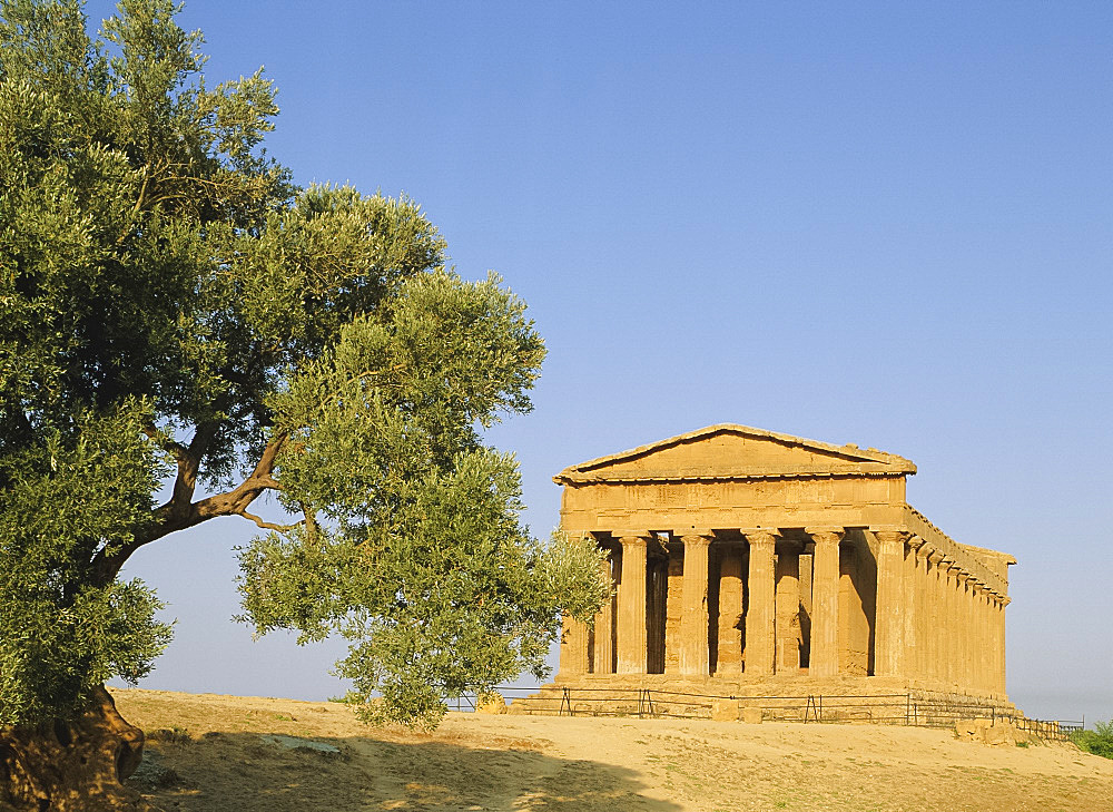 Temple of Concord, Valley of the Temples, Agrigento, Sicily, Italy