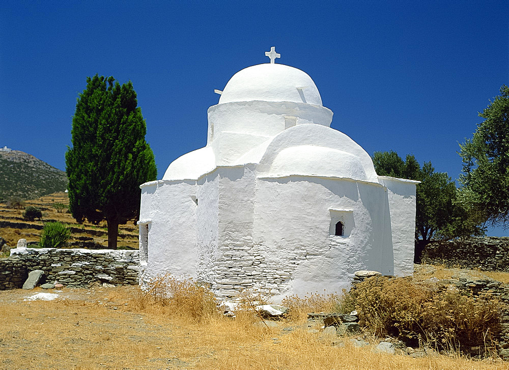 Whitewashed church on Sifnos, Cyclades, Greek Islands, Greece, Europe