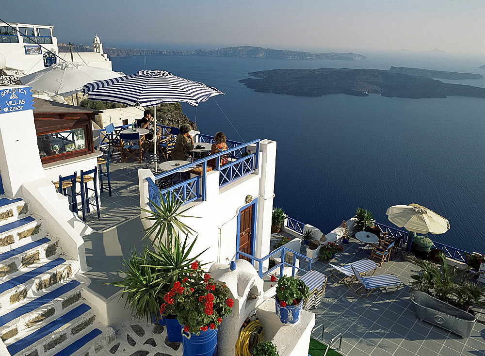 Cliffside bar, Santorini, Cyclades, Greek Islands, Greece, Europe