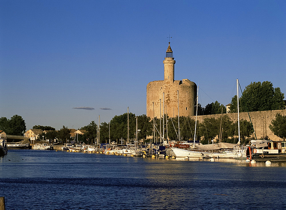 Tour de Constance and city wall, Aigues-Mortes, Bouches-du-Rhone, Provence, France, Europe