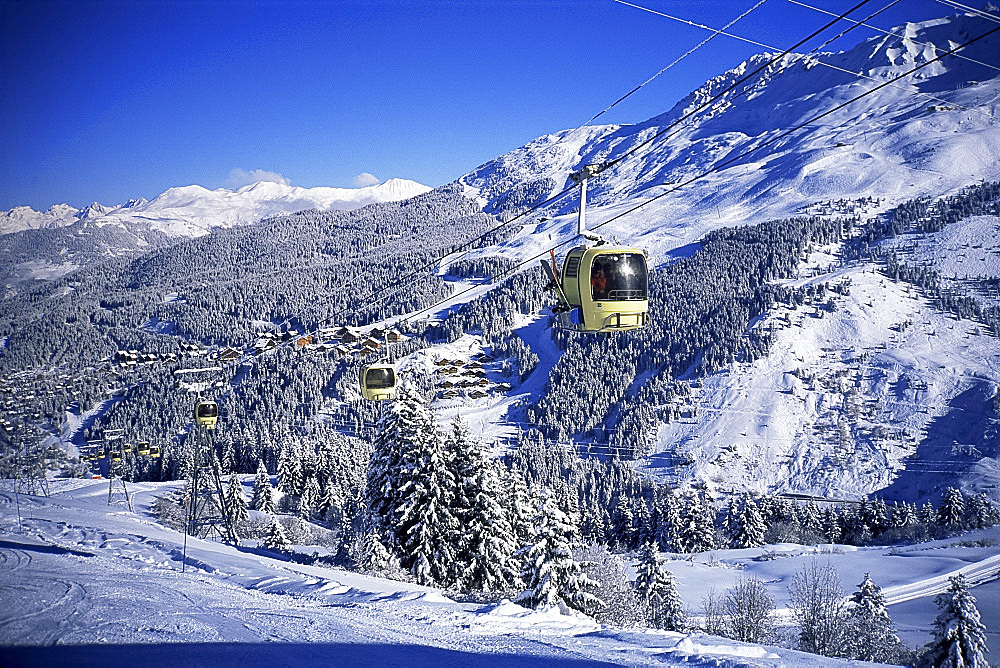 Cable cars, Meribel, Trois Vallees, Haute-Savoie, French Alps, France, Europe