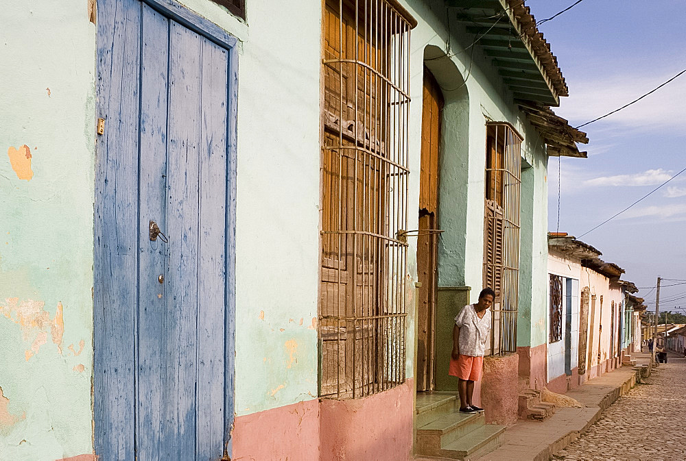 Colourful painted houses along a cobbled street, Trinidad, UNESCO World Heritage Site, Cuba, West Indies, Central America