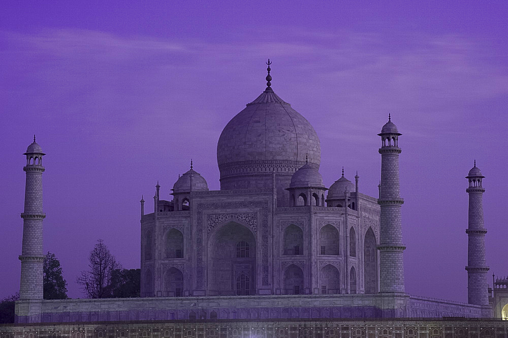 The Taj Mahal, UNESCO World Heritage Site, at dusk, Agra, Uttar Pradesh, India, Asia