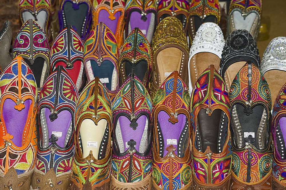 Colourful traditional style Indian shoes for sale in the Sardar market in Jodhur, Rajasthan, India, Asia