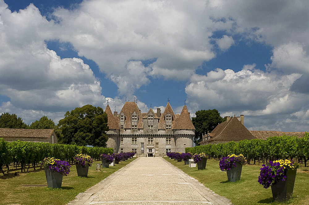 Chateau de Monbazillac, a winery near Bergerac, Dordogne, France, Europe