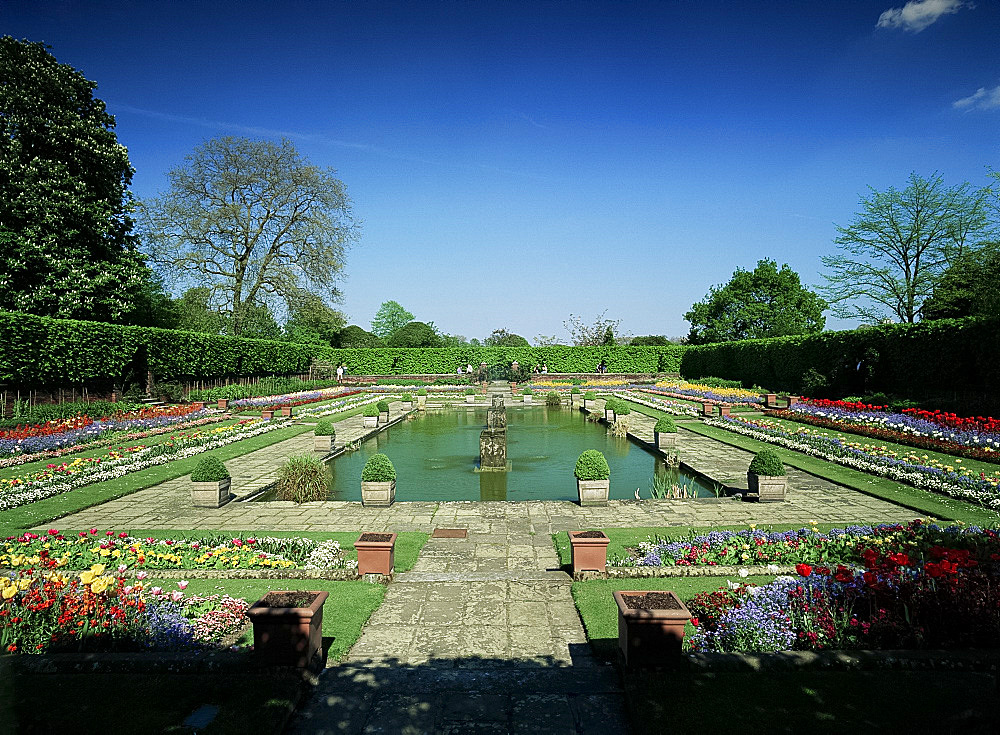 Sunken garden, Kensington Gardens, Kensington, London, England, United Kingdom, Europe