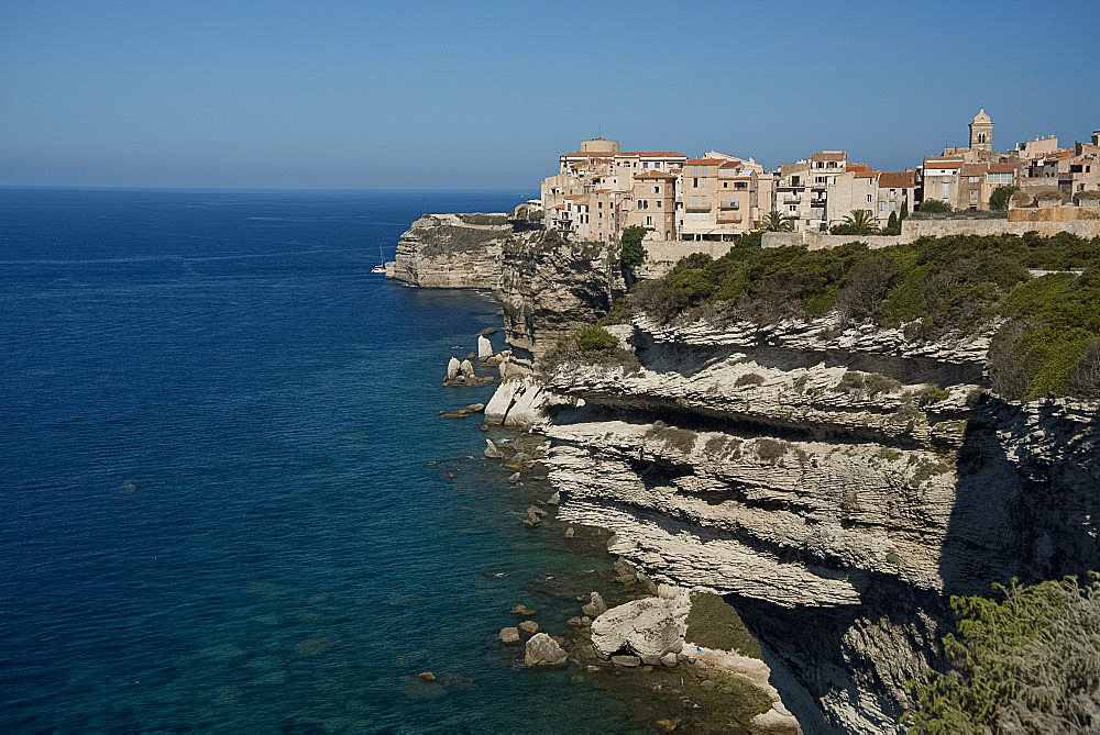 The Haute Ville perched on limestone cliffs in Bonifacio, Corsica, France, Mediterranean, Europe