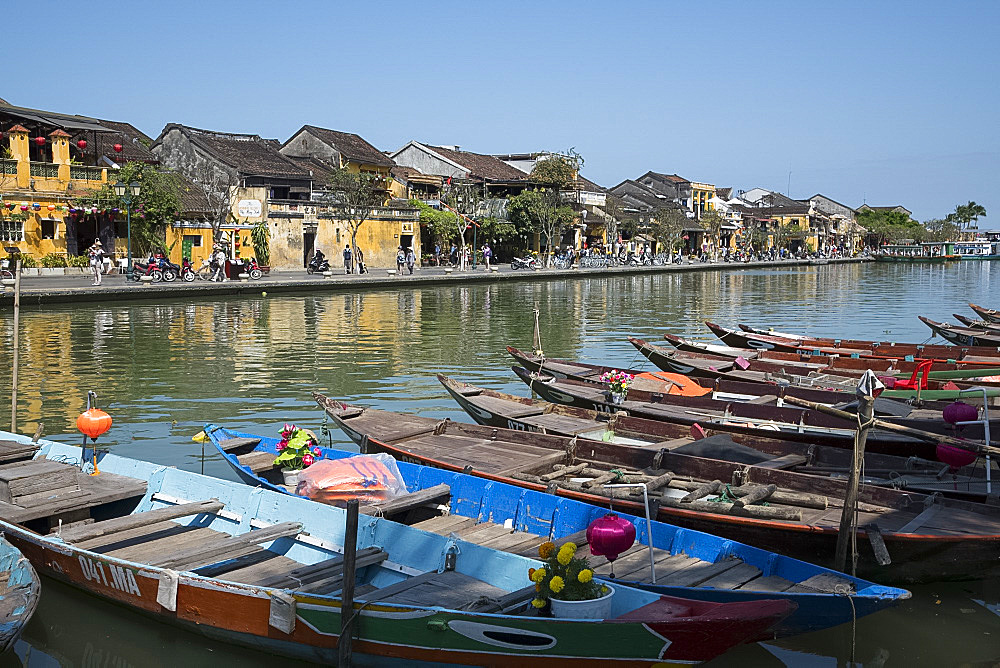 Rowboats along the Thu Bon River in Hoi An, Quang Nam Province, Vietnam, Indochina, Southeast Asia, Asia